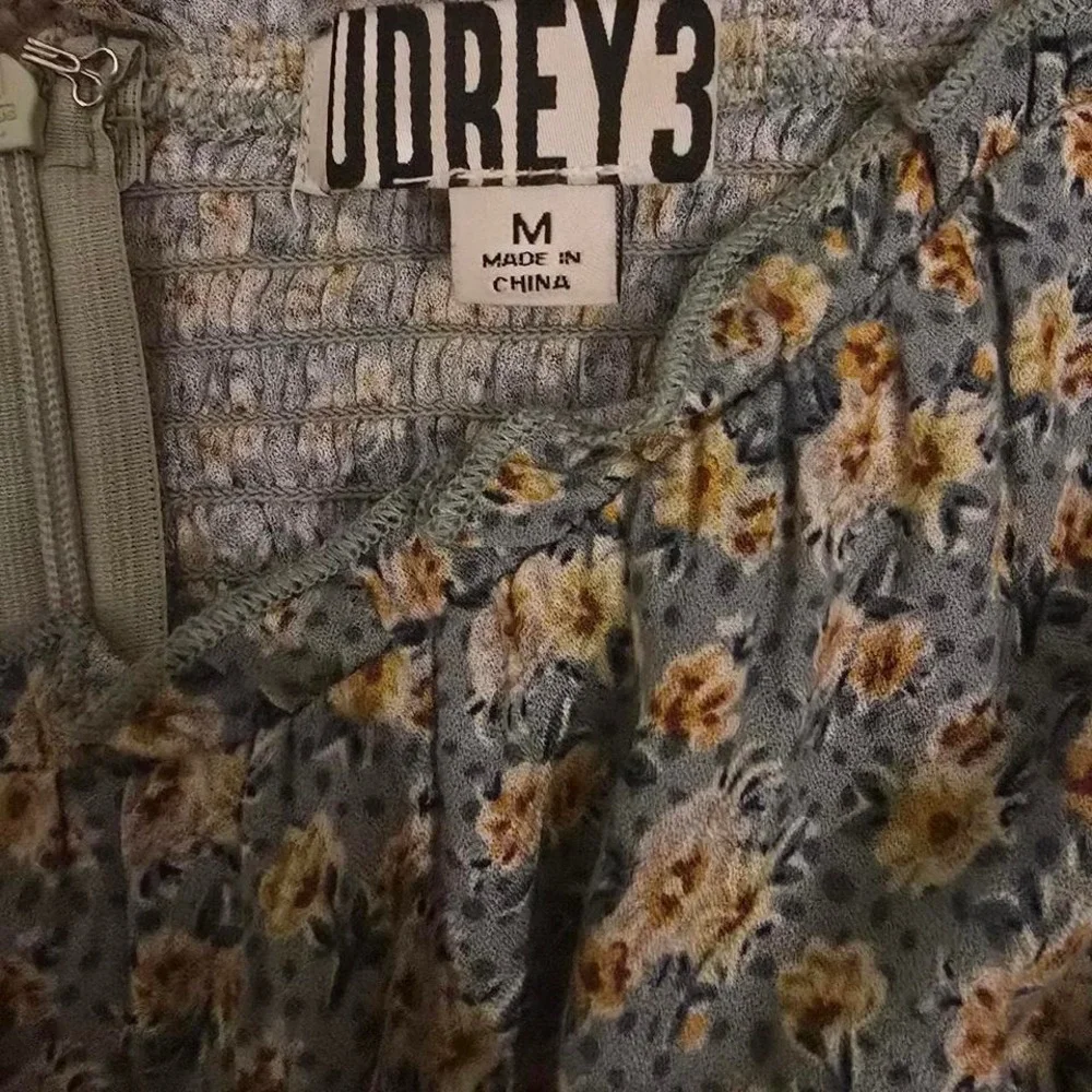 Audrey 3+1 green floral maxi dress with adjustable spaghetti straps, tie-up deta - Picture 8 of 8